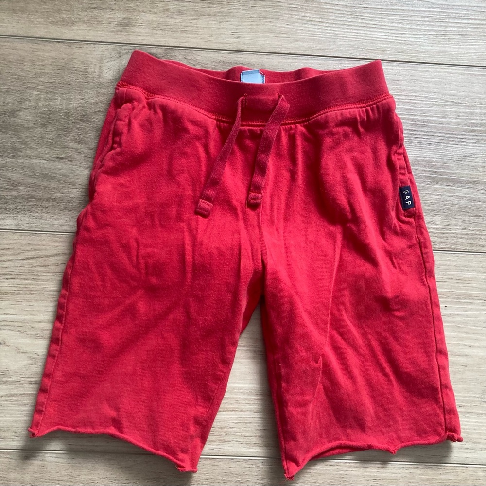 Gap cutoff shorts size 5